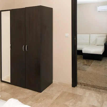 Amara Sunny Apartahotel 3*