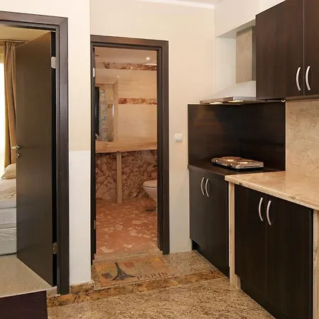 Amara Sunny Apartahotel 3*